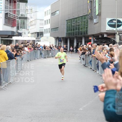 12.06.2026 - Holstenköstenlauf Andreas Tolksdorf http://msf.ph/oto/9746404 12.06.2026 19:38:53 Laufen 3515 meine-sportfotos.de