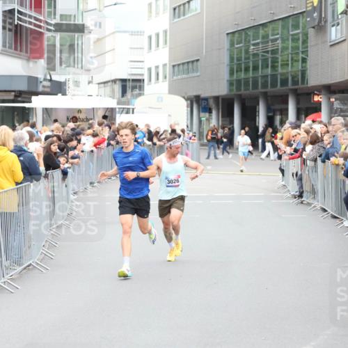 12.06.2026 - Holstenköstenlauf Andreas Tolksdorf http://msf.ph/oto/9746425 12.06.2026 19:39:59 Laufen 422, 3026 meine-sportfotos.de