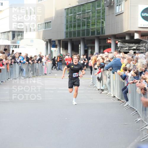 12.06.2026 - Holstenköstenlauf Andreas Tolksdorf http://msf.ph/oto/9746500 12.06.2026 19:42:11 Laufen 4242 meine-sportfotos.de