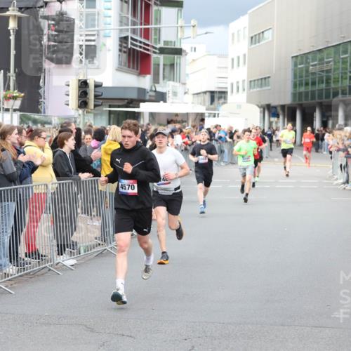 12.06.2026 - Holstenköstenlauf Andreas Tolksdorf http://msf.ph/oto/9746580 12.06.2026 19:44:14 Laufen 4570, 4195 meine-sportfotos.de