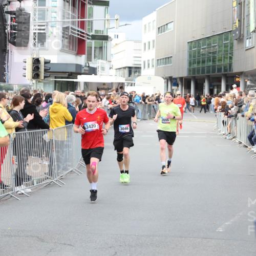 12.06.2026 - Holstenköstenlauf Andreas Tolksdorf http://msf.ph/oto/9746590 12.06.2026 19:44:19 Laufen 4195, 3420, 3046, 3555 meine-sportfotos.de