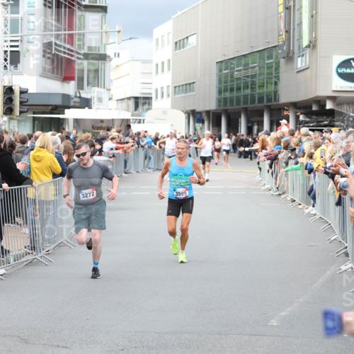 12.06.2026 - Holstenköstenlauf Andreas Tolksdorf http://msf.ph/oto/9746621 12.06.2026 19:45:06 Laufen 3272, 3599 meine-sportfotos.de