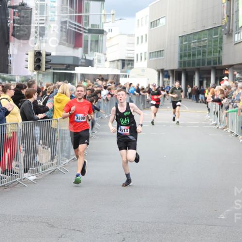 12.06.2026 - Holstenköstenlauf Andreas Tolksdorf http://msf.ph/oto/9746647 12.06.2026 19:45:54 Laufen 3380, 4513 meine-sportfotos.de