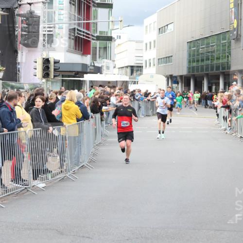 12.06.2026 - Holstenköstenlauf Andreas Tolksdorf http://msf.ph/oto/9746655 12.06.2026 19:46:09 Laufen 4294, 3881 meine-sportfotos.de