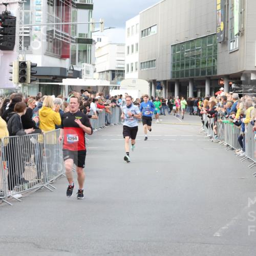12.06.2026 - Holstenköstenlauf Andreas Tolksdorf http://msf.ph/oto/9746657 12.06.2026 19:46:10 Laufen 4294, 3881 meine-sportfotos.de