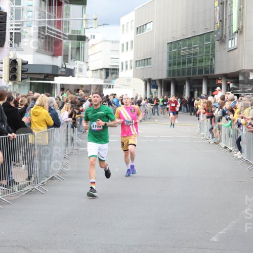 12.06.2026 - Holstenköstenlauf Andreas Tolksdorf http://msf.ph/oto/9746672 12.06.2026 19:46:27 Laufen 4193, 4165, 3203 meine-sportfotos.de