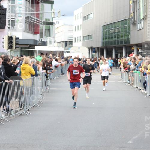 12.06.2026 - Holstenköstenlauf Andreas Tolksdorf http://msf.ph/oto/9746676 12.06.2026 19:46:35 Laufen 3394, 3948, 3290 meine-sportfotos.de
