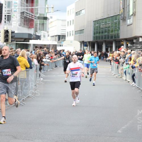 12.06.2026 - Holstenköstenlauf Andreas Tolksdorf http://msf.ph/oto/9746689 12.06.2026 19:46:44 Laufen 3123, 3560, 3617 meine-sportfotos.de