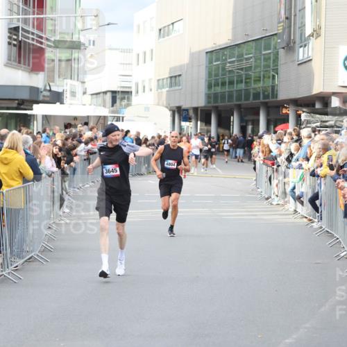 12.06.2026 - Holstenköstenlauf Andreas Tolksdorf http://msf.ph/oto/9746739 12.06.2026 19:47:24 Laufen 3645, 4804 meine-sportfotos.de