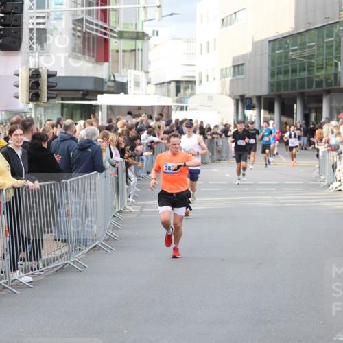 12.06.2026 - Holstenköstenlauf Andreas Tolksdorf http://msf.ph/oto/9746744 12.06.2026 19:47:32 Laufen 382, 02 meine-sportfotos.de