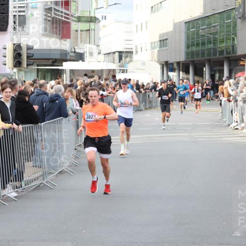 12.06.2026 - Holstenköstenlauf Andreas Tolksdorf http://msf.ph/oto/9746745 12.06.2026 19:47:33 Laufen 3823, 3022 meine-sportfotos.de