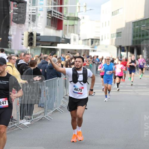 12.06.2026 - Holstenköstenlauf Andreas Tolksdorf http://msf.ph/oto/9746757 12.06.2026 19:47:43 Laufen 4675, 4247 meine-sportfotos.de