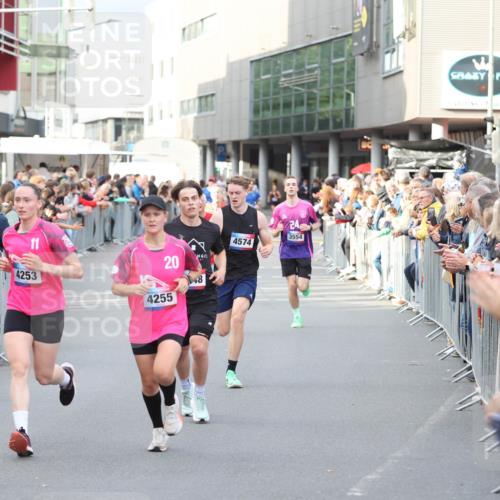 12.06.2026 - Holstenköstenlauf Andreas Tolksdorf http://msf.ph/oto/9746767 12.06.2026 19:47:48 Laufen 11, 24, 4574, 3554, 4253, 20, 20, 4255, 8 meine-sportfotos.de