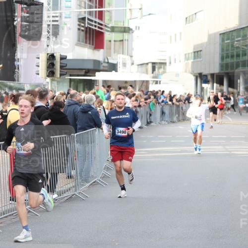 12.06.2026 - Holstenköstenlauf Andreas Tolksdorf http://msf.ph/oto/9746793 12.06.2026 19:48:14 Laufen 37, 115, 3490 meine-sportfotos.de
