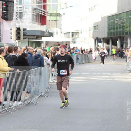 12.06.2026 - Holstenköstenlauf Andreas Tolksdorf http://msf.ph/oto/9746811 12.06.2026 19:48:33 Laufen 4546 meine-sportfotos.de
