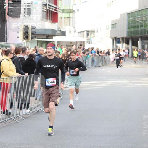 12.06.2026 - Holstenköstenlauf Andreas Tolksdorf http://msf.ph/oto/9746813 12.06.2026 19:48:34 Laufen 3193, 4546 meine-sportfotos.de