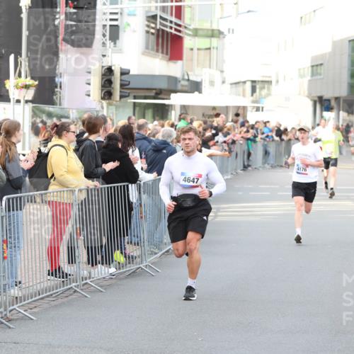 12.06.2026 - Holstenköstenlauf Andreas Tolksdorf http://msf.ph/oto/9746818 12.06.2026 19:48:44 Laufen 4527, 4647, 4176 meine-sportfotos.de