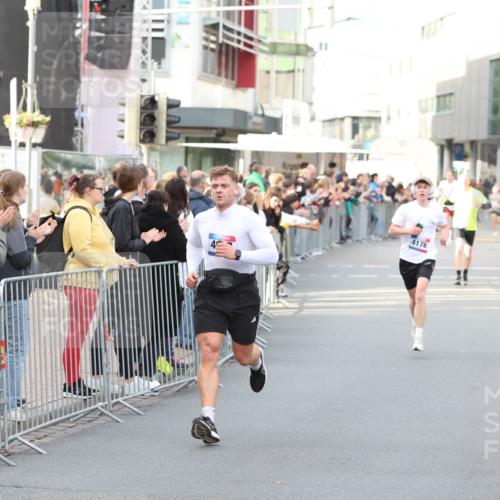 12.06.2026 - Holstenköstenlauf Andreas Tolksdorf http://msf.ph/oto/9746819 12.06.2026 19:48:45 Laufen 4176 meine-sportfotos.de