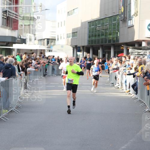 12.06.2026 - Holstenköstenlauf Andreas Tolksdorf http://msf.ph/oto/9746823 12.06.2026 19:48:48 Laufen 3889 meine-sportfotos.de