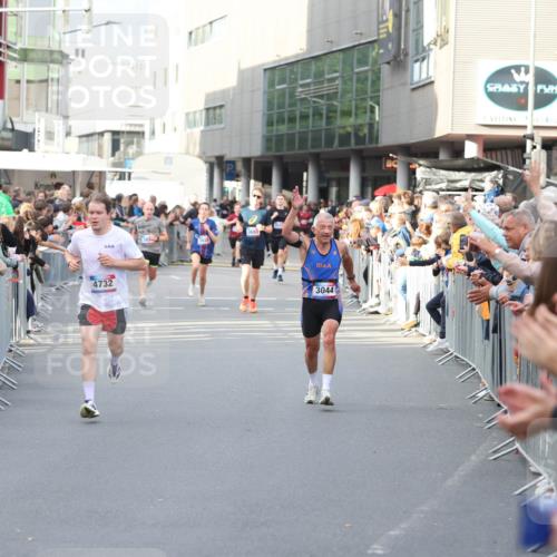 12.06.2026 - Holstenköstenlauf Andreas Tolksdorf http://msf.ph/oto/9746831 12.06.2026 19:48:51 Laufen 4732, 393, 3693, 3044 meine-sportfotos.de