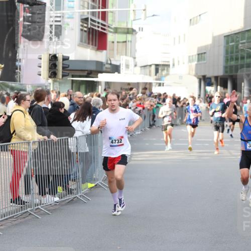 12.06.2026 - Holstenköstenlauf Andreas Tolksdorf http://msf.ph/oto/9746833 12.06.2026 19:48:52 Laufen 4732, 3044 meine-sportfotos.de