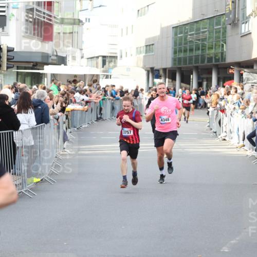 12.06.2026 - Holstenköstenlauf Andreas Tolksdorf http://msf.ph/oto/9746847 12.06.2026 19:49:00 Laufen 33, 3757, 4348 meine-sportfotos.de