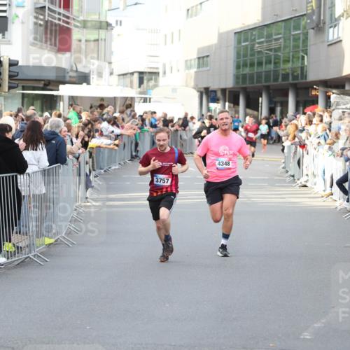 12.06.2026 - Holstenköstenlauf Andreas Tolksdorf http://msf.ph/oto/9746848 12.06.2026 19:49:00 Laufen 3757, 4348 meine-sportfotos.de