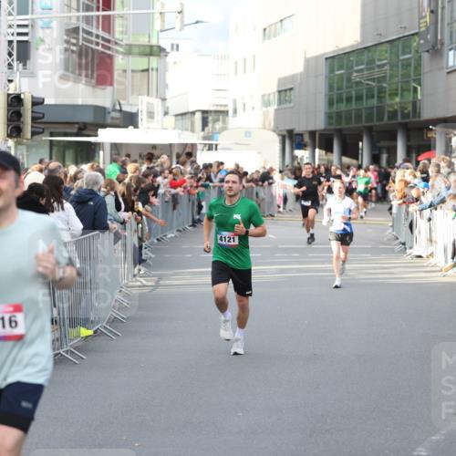 12.06.2026 - Holstenköstenlauf Andreas Tolksdorf http://msf.ph/oto/9746887 12.06.2026 19:49:29 Laufen 4516, 4121 meine-sportfotos.de