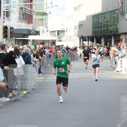 12.06.2026 - Holstenköstenlauf Andreas Tolksdorf http://msf.ph/oto/9746888 12.06.2026 19:49:30 Laufen 4516, 3875, 4121 meine-sportfotos.de