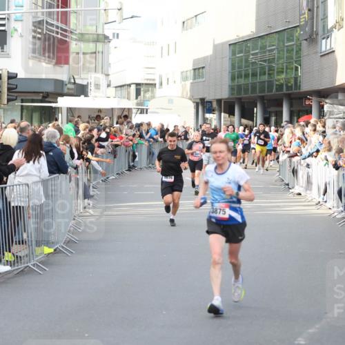 12.06.2026 - Holstenköstenlauf Andreas Tolksdorf http://msf.ph/oto/9746894 12.06.2026 19:49:34 Laufen 3, 4676, 3243, 3875 meine-sportfotos.de