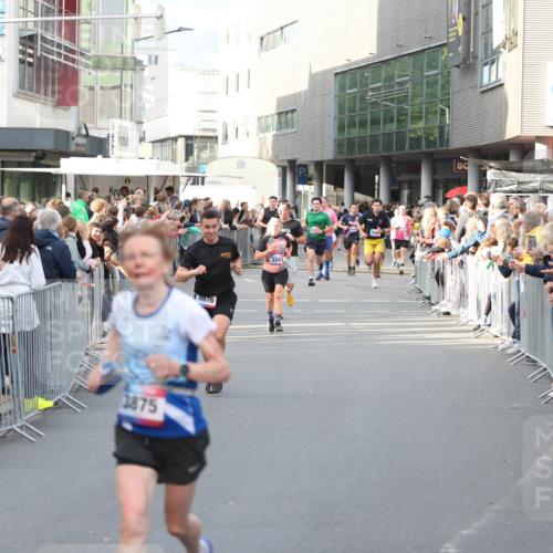 12.06.2026 - Holstenköstenlauf Andreas Tolksdorf http://msf.ph/oto/9746895 12.06.2026 19:49:35 Laufen 3875, 4676, 3243 meine-sportfotos.de