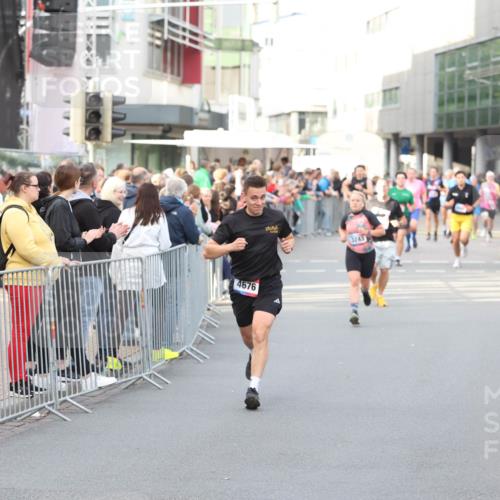 12.06.2026 - Holstenköstenlauf Andreas Tolksdorf http://msf.ph/oto/9746898 12.06.2026 19:49:37 Laufen 4676, 3243 meine-sportfotos.de