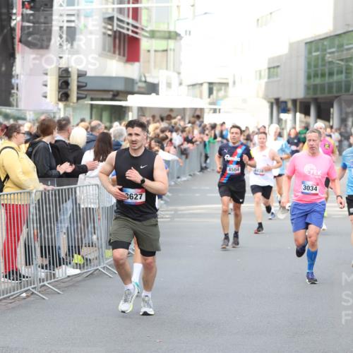 12.06.2026 - Holstenköstenlauf Andreas Tolksdorf http://msf.ph/oto/9746914 12.06.2026 19:49:45 Laufen 3627, 4504, 4438, 2070, 3034, 3501 meine-sportfotos.de