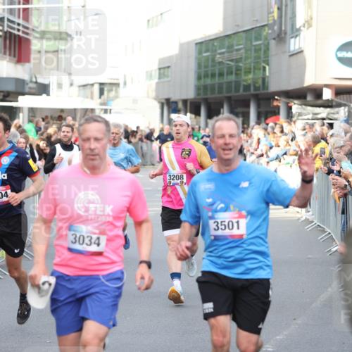 12.06.2026 - Holstenköstenlauf Andreas Tolksdorf http://msf.ph/oto/9746920 12.06.2026 19:49:47 Laufen 13, 4504, 2030, 3034, 3208, 3501 meine-sportfotos.de