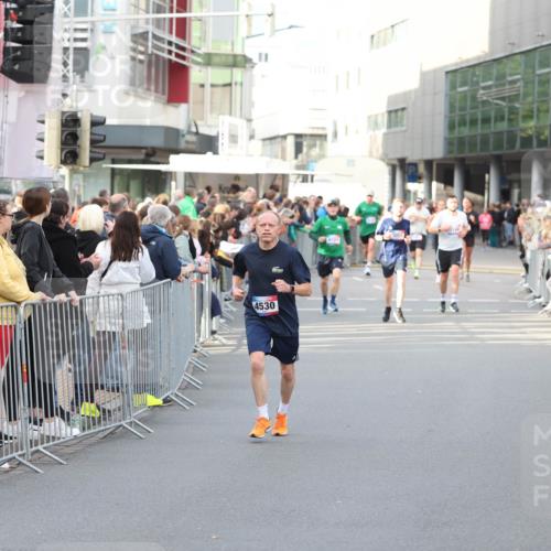 12.06.2026 - Holstenköstenlauf Andreas Tolksdorf http://msf.ph/oto/9746925 12.06.2026 19:49:56 Laufen 4530, 4124 meine-sportfotos.de