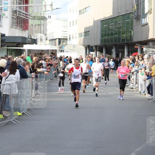 12.06.2026 - Holstenköstenlauf Andreas Tolksdorf http://msf.ph/oto/9746941 12.06.2026 19:50:14 Laufen 4412, 4498, 4428, 4354 meine-sportfotos.de