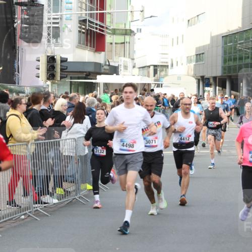 12.06.2026 - Holstenköstenlauf Andreas Tolksdorf http://msf.ph/oto/9746945 12.06.2026 19:50:18 Laufen 202, 00, 4428, 4412, 3071, 4498, 3132, 3430, 4354 meine-sportfotos.de