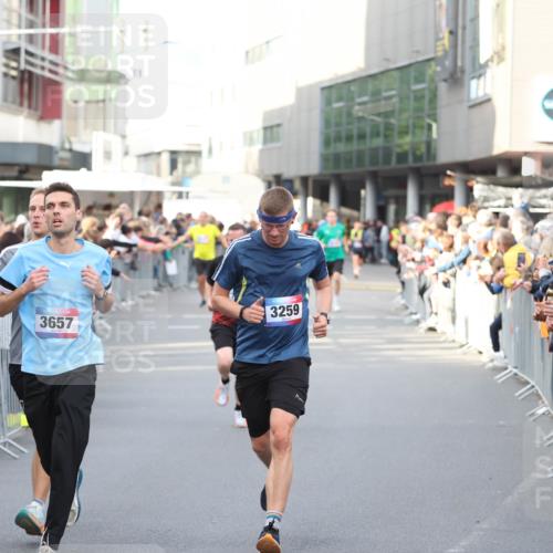 12.06.2026 - Holstenköstenlauf Andreas Tolksdorf http://msf.ph/oto/9746956 12.06.2026 19:50:24 Laufen 3310, 3657, 3259, 2 meine-sportfotos.de