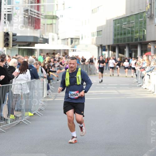 12.06.2026 - Holstenköstenlauf Andreas Tolksdorf http://msf.ph/oto/9746974 12.06.2026 19:50:41 Laufen 3255 meine-sportfotos.de