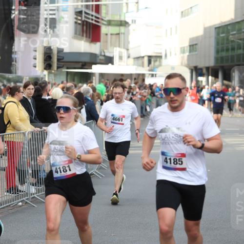 12.06.2026 - Holstenköstenlauf Andreas Tolksdorf http://msf.ph/oto/9746990 12.06.2026 19:50:54 Laufen 274, 4181, 4661, 4185 meine-sportfotos.de