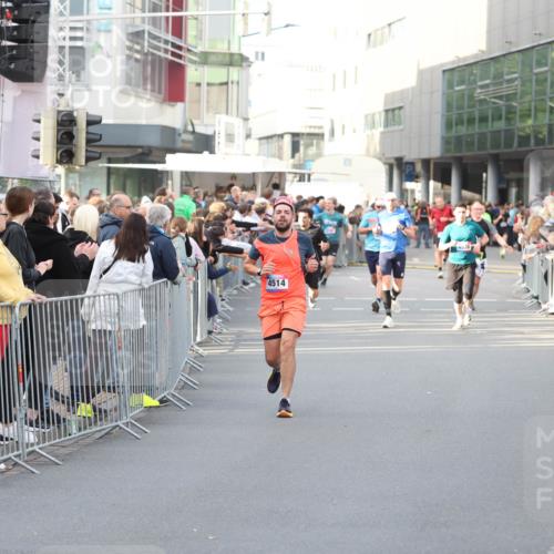 12.06.2026 - Holstenköstenlauf Andreas Tolksdorf http://msf.ph/oto/9746996 12.06.2026 19:51:02 Laufen 4514, 4576 meine-sportfotos.de