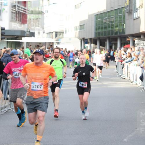 12.06.2026 - Holstenköstenlauf Andreas Tolksdorf http://msf.ph/oto/9747033 12.06.2026 19:51:26 Laufen 4248, 3839, 3107, 29, 3949 meine-sportfotos.de