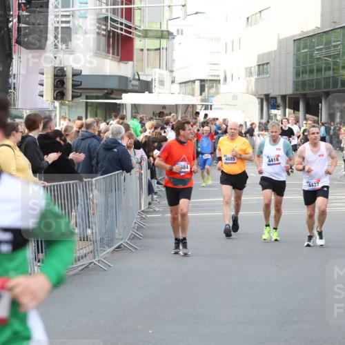12.06.2026 - Holstenköstenlauf Andreas Tolksdorf http://msf.ph/oto/9747042 12.06.2026 19:51:30 Laufen 4067, 84, 3824, 4685, 4418, 4437 meine-sportfotos.de