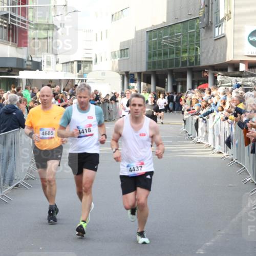 12.06.2026 - Holstenköstenlauf Andreas Tolksdorf http://msf.ph/oto/9747048 12.06.2026 19:51:33 Laufen 4685, 4418, 4437 meine-sportfotos.de