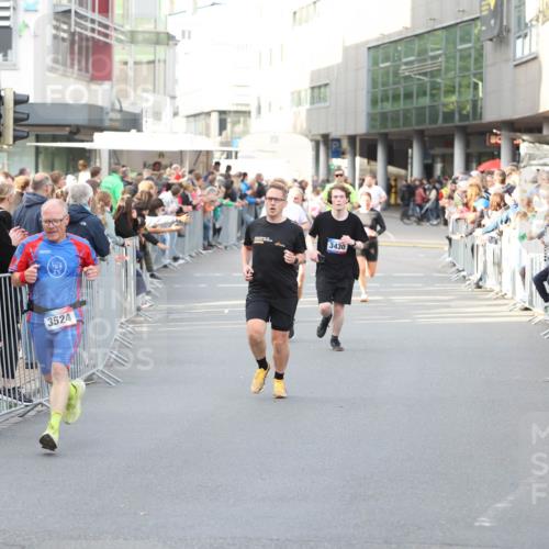 12.06.2026 - Holstenköstenlauf Andreas Tolksdorf http://msf.ph/oto/9747055 12.06.2026 19:51:36 Laufen 3524, 3430 meine-sportfotos.de
