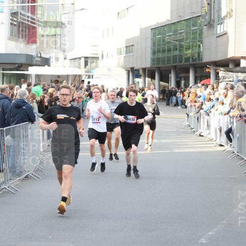 12.06.2026 - Holstenköstenlauf Andreas Tolksdorf http://msf.ph/oto/9747057 12.06.2026 19:51:37 Laufen 3112, 479, 8430 meine-sportfotos.de