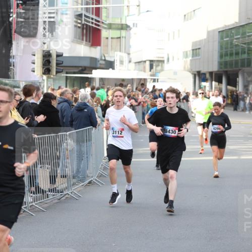 12.06.2026 - Holstenköstenlauf Andreas Tolksdorf http://msf.ph/oto/9747061 12.06.2026 19:51:38 Laufen 3112, 3430, 4266 meine-sportfotos.de