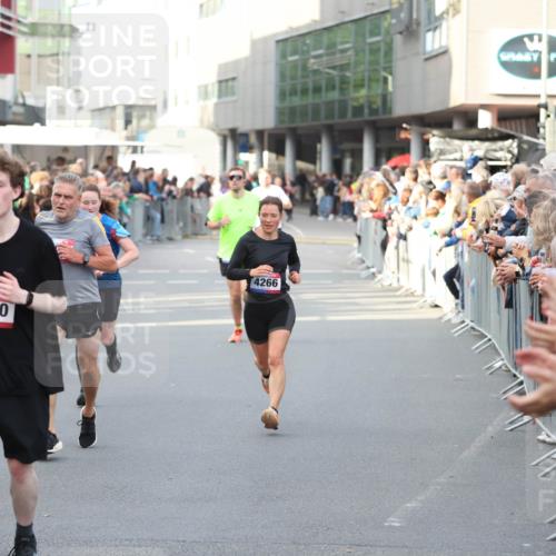 12.06.2026 - Holstenköstenlauf Andreas Tolksdorf http://msf.ph/oto/9747063 12.06.2026 19:51:40 Laufen 3430, 4266 meine-sportfotos.de