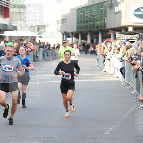 12.06.2026 - Holstenköstenlauf Andreas Tolksdorf http://msf.ph/oto/9747065 12.06.2026 19:51:41 Laufen 3430, 4798, 4266 meine-sportfotos.de