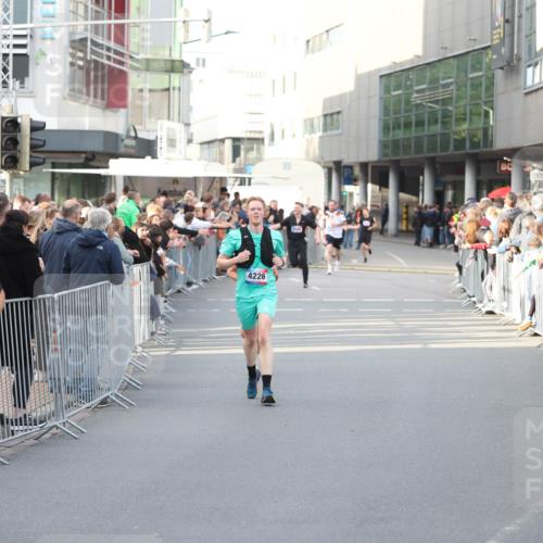 12.06.2026 - Holstenköstenlauf Andreas Tolksdorf http://msf.ph/oto/9747077 12.06.2026 19:51:50 Laufen 4518, 4226 meine-sportfotos.de